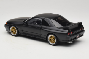 Nissan Skyline GT-R R32 V-Spec II Tuned Version Matt Black AUTOart 1:18 77418 Kovina – slika 7 od 8