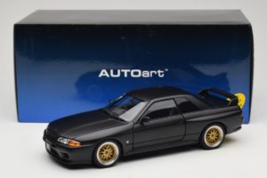Nissan Skyline GT-R R32 V-Spec II Tuned Version Matt Black AUTOart 1:18 77418 Kovina – slika 8 od 8