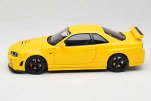 Nissan Skyline GT-R R34 Customized Version Rumena MotorHelix 1:18 M83412 Kovina – slika 4 od 8