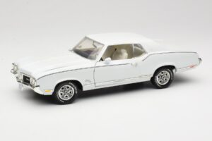 Oldsmobile Cutlass SX Bel ERTL 1:18 33775 Kovina