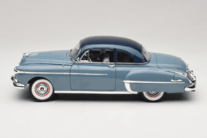 Oldsmobile 88 Moder Grease Auto World 1:18 AWSS103/06 Kovina – slika 4 od 8