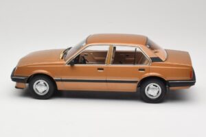 Opel Ascona C Berlina Beige Metallic MCG 1:18 MCG18459 Kovina – slika 3 od 6