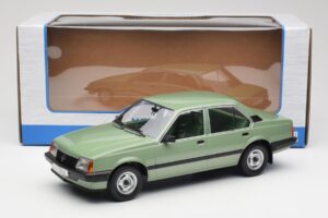 Opel Ascona C Metallic Light Green MCG 1:18 MCG18458 Kovina – slika 6 od 6