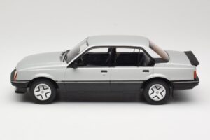 Opel Ascona C SR Srebrna MCG 1:18 MCG18460 Kovina – slika 3 od 6