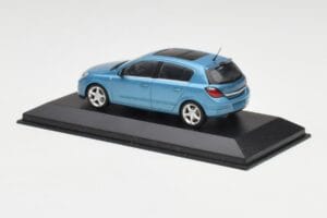 Opel Astra H Svetlo Moder Minichamps 1:43 400043001 Kovina – slika 3 od 4