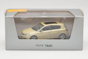 Opel Astra H Rumena Metalik Minichamps 1:43 403043003 Kovina – slika 4 od 4