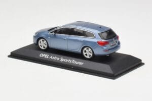 Opel Astra J Sports Tourer Blue Metallic Minichamps 1:43 400049012 Kovina – slika 3 od 4