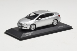 Opel Astra J Srebrna Minichamps 1:43 410042000 Kovina – slika 2 od 5