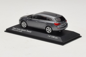 Opel Astra J Sports Tourer Minichamps 1:43 400049014 Kovina – slika 3 od 4