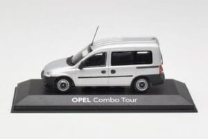 Opel Combo C Srebrna Minichamps 1:43 COMBO001 Kovina