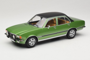 Opel Commodore B Zelena MCG 1:18 MCG18565 Kovina