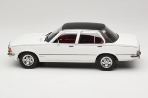 Opel Commodore B Bela MCG 1:18 MCG18564 Kovina – slika 3 od 6