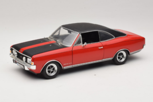 Opel Commodore GS/E Rdeč Revell 1:18 8826 Kovina