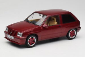 Opel Corsa A Custom Rdeč MCG 1:18 MCG18433 Kovina