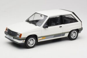 Opel Corsa A Sprint Bel MCG 1:18 MCG18432 Kovina
