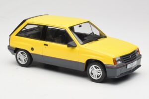 Opel Corsa A SR Rumen MCG 1:18 MCG18431 Kovina – slika 4 od 6