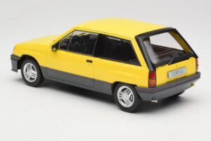 Opel Corsa A SR Rumen MCG 1:18 MCG18431 Kovina – slika 5 od 6