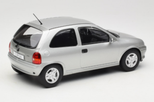 Opel Corsa B Grey Metallic MCG 1:18 MCG18515 Kovina – slika 2 od 6