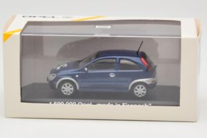 Opel Corsa C 1.5M Made in Eisenach Minichamps 1:43 OPEL003 Kovina – slika 4 od 4