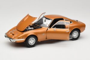 Opel GT Zlat Minichamps 1:18 180049025 Kovina – slika 2 od 8