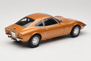 Opel GT Zlat Minichamps 1:18 180049025 Kovina – slika 3 od 8