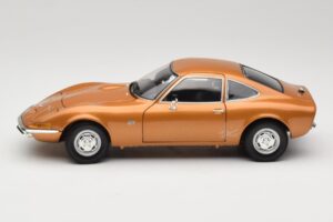 Opel GT Zlat Minichamps 1:18 180049025 Kovina – slika 4 od 8