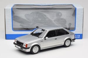 Opel Kadett D GTE Srebrn MCG 1:18 MCG18533 Kovina – slika 6 od 6