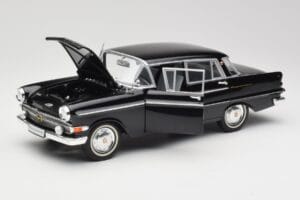 Opel Kapitan P1 Črna Revell 1:18 08822 Kovina – slika 2 od 8