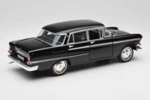Opel Kapitan P2 Črn Revell 1:18 08821 Kovina – slika 3 od 8