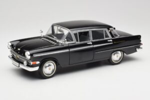 Opel Kapitan P2 Črn Revell 1:18 08821 Kovina
