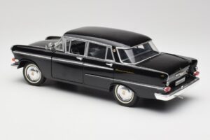 Opel Kapitan P2 Črn Revell 1:18 08821 Kovina – slika 7 od 8
