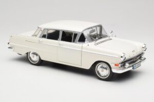 Opel Kapitan P2 Bel Revell 1:18 08821-M1 Kovina – slika 6 od 8