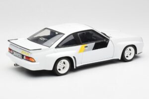 Opel Manta 400 Homologation Bel Revell 1:18 8819 Kovina – slika 3 od 8