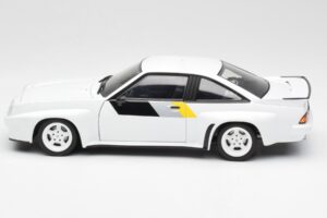 Opel Manta 400 Homologation Bel Revell 1:18 8819 Kovina – slika 4 od 8