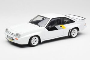 Opel Manta 400 Homologation Bel Revell 1:18 8819 Kovina