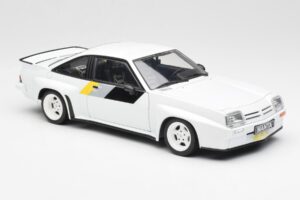 Opel Manta 400 Homologation Bel Revell 1:18 8819 Kovina – slika 6 od 8