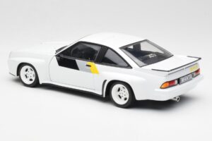 Opel Manta 400 Homologation Bel Revell 1:18 8819 Kovina – slika 7 od 8