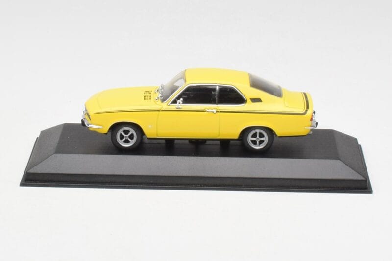 Opel Manta A SR Rumena Minichamps 1:43 400045502 Kovina