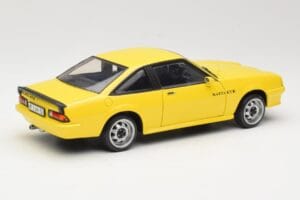 Opel Manta B GT/E Rumen Revell 1:18 08421 Kovina – slika 3 od 8