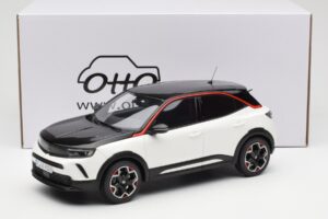 Opel Mokka-E GS Line Jada Bel Otto 1:18 OT1045 Smola – slika 6 od 6