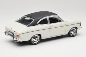 Opel Olympia A Coupe Bela Črna Revell 1:18 8446 Kovina – slika 3 od 8
