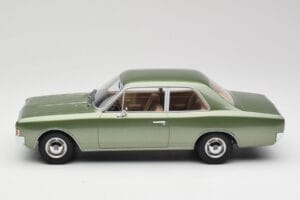 Opel Rekord C Green Metallic Minichamps 1:18 107047000 Smola – slika 3 od 6