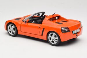 Opel Speedster Oranžen Maisto 1:18 31615 Kovina – slika 7 od 8