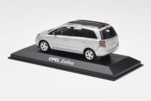 Opel Zafira B Srebrna Minichamps 1:43 1799109 Kovina – slika 3 od 4