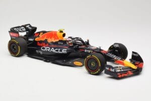 Oracle Red Bull Racing RB18 #11 S. Perez Miami GP 2022 Minichamps 1:18 110220511 Kovina – slika 4 od 6