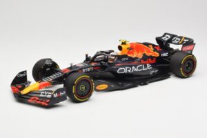 Oracle Red Bull Racing RB18 #11 S. Perez Miami GP 2022 Minichamps 1:18 110220511 Kovina