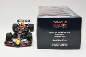 Oracle Red Bull Racing RB18 #11 S. Perez Miami GP 2022 Minichamps 1:18 110220511 Kovina – slika 6 od 6