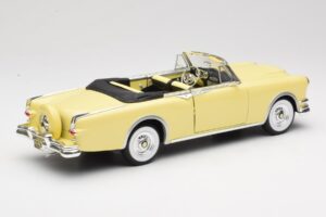 Packard Caribbean Kabriolet Rumen Road Signature 1:18 92798 Kovina – slika 3 od 8