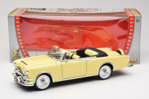 Packard Caribbean Kabriolet Rumen Road Signature 1:18 92798 Kovina – slika 8 od 8