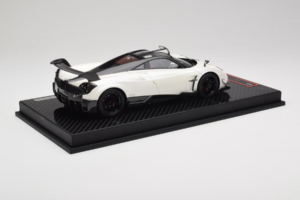 Pagani Huayra BC White Metallic Yy Model 1:18 REMC025 Smola – slika 3 od 7